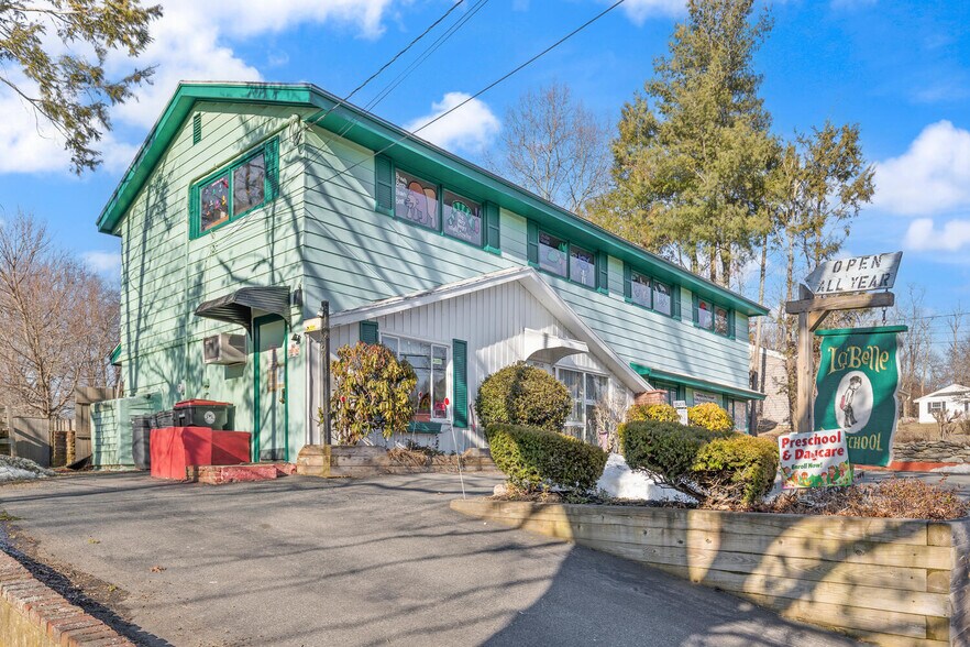 More Photos Of 600 E Ashland St, Brockton Office For Sale