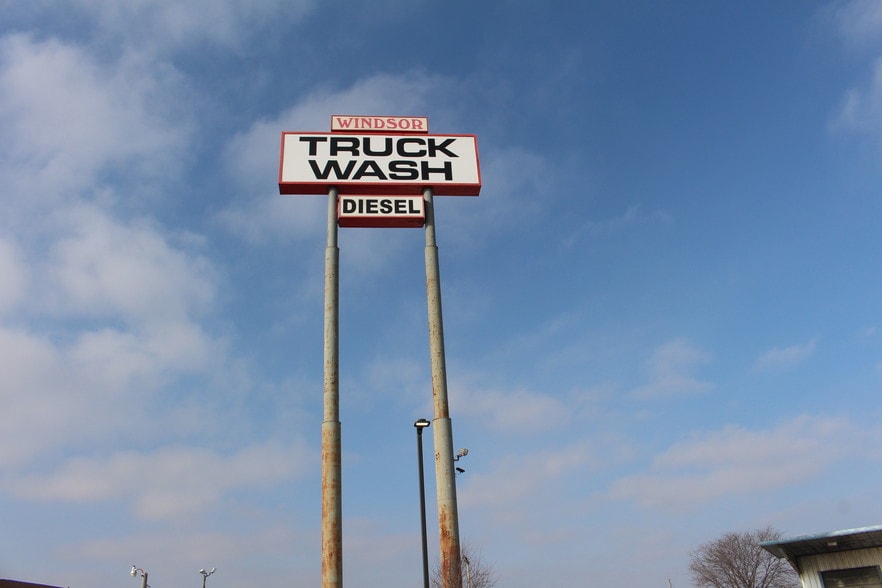 More Photos Of 6383 Lake Rd, Windsor Carwash For Sale