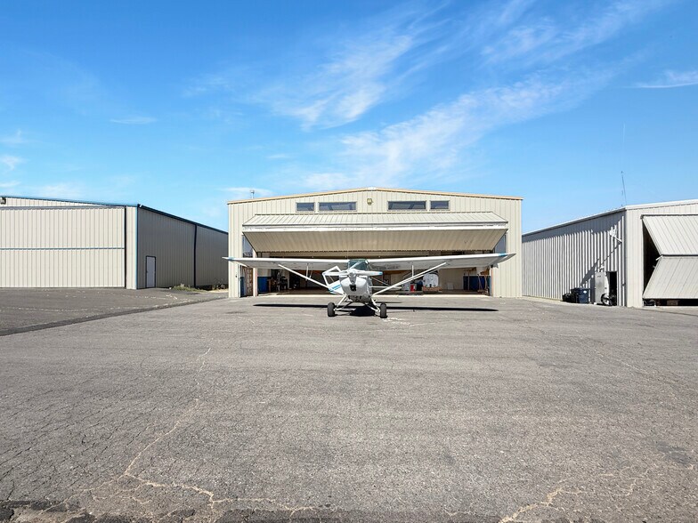 More Photos Of 63026 Powell Butte Hwy, Bend Airplane Hangar For Sale