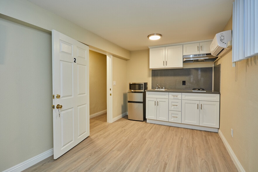 More Photos Of 1840 W 11th Pl, Los Angeles Apartments For Sale