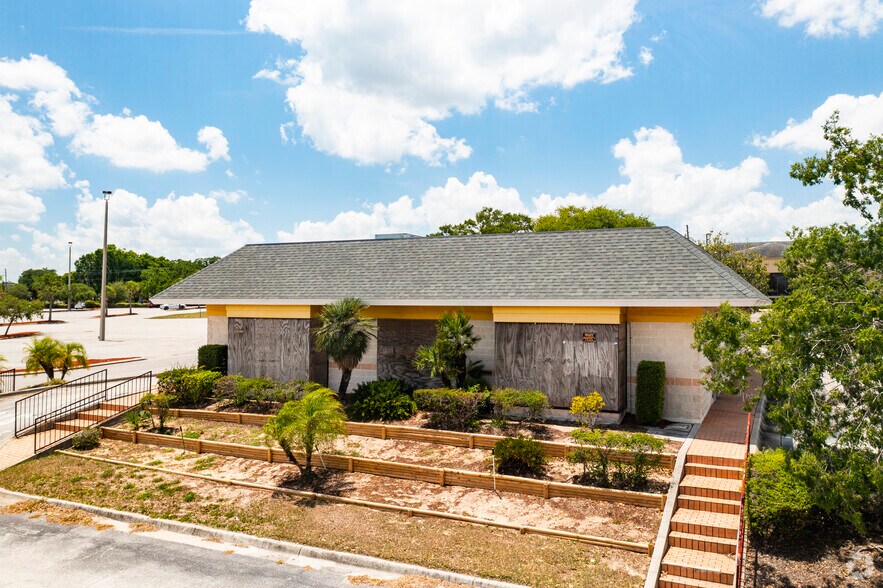 More Photos Of 1110 State Road 60 E, Lake Wales General Retail For Lease