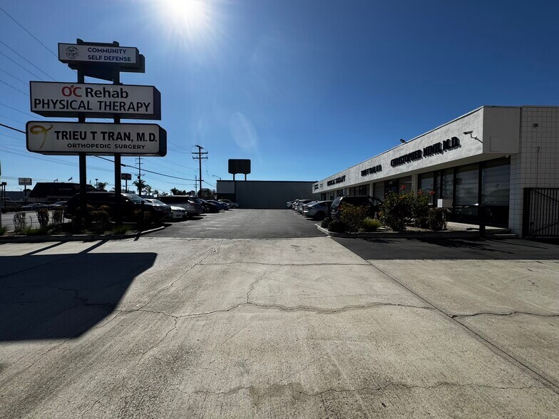 Primary Photo Of 15191 Beach Blvd, Westminster Unknown For Lease