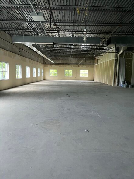 More Photos Of 7055 High Grove Blvd, Burr Ridge Medical For Lease
