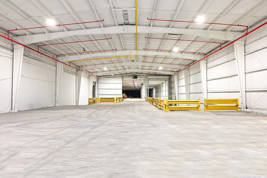 More Photos Of 1711 S Danville Byp, Danville Distribution For Lease