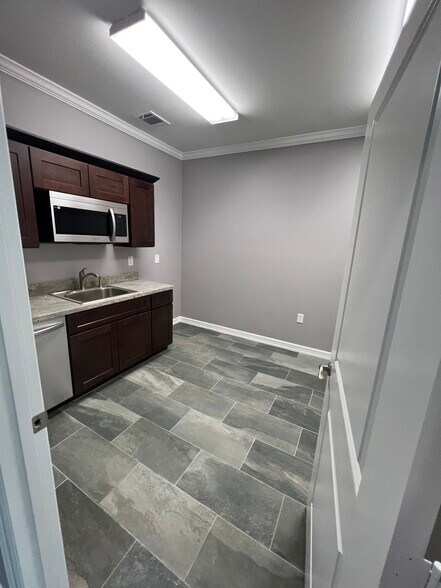 More Photos Of 2743 Smith Ranch Rd, Pearland Loft Creative Space For Sale