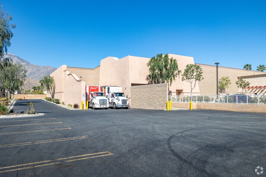 More Photos Of 1717 E Vista Chino, Palm Springs Unknown For Lease