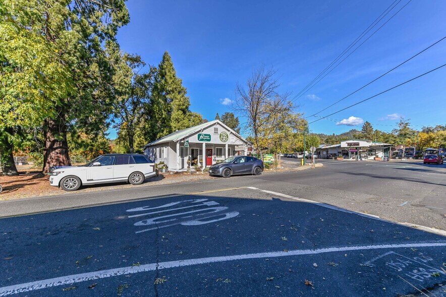 More Photos Of 206 Main St, Murphys Land For Sale