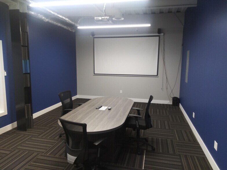 More Photos Of 123-125 N Main St, Crown Point Loft Creative Space For Lease