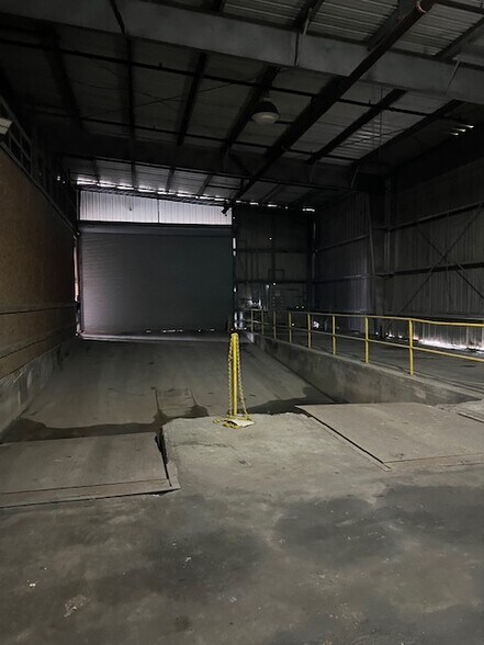 More Photos Of 101 W 4th St, Freeport Warehouse For Sale