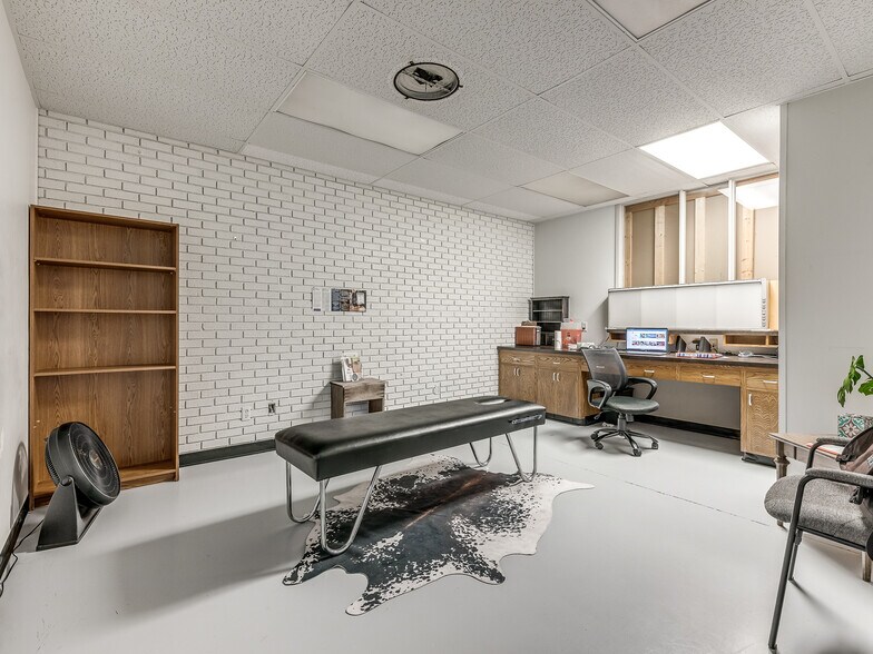 More Photos Of 7304 N Comanche Ave, Oklahoma City Medical For Sale