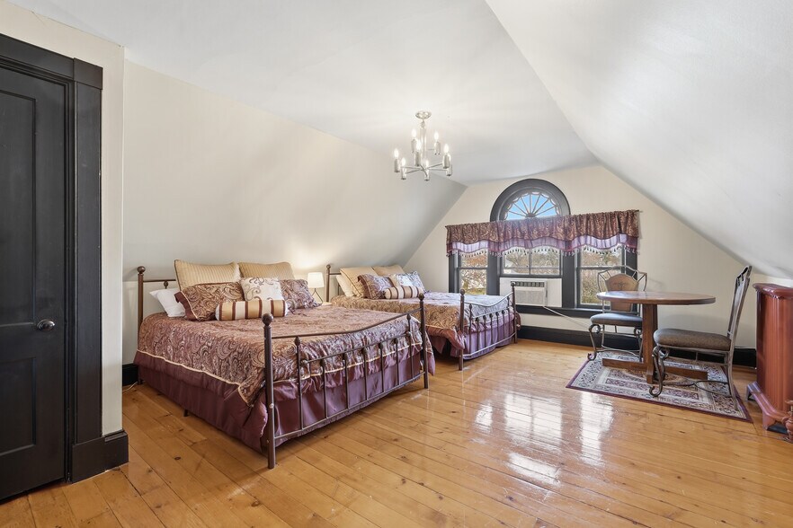 More Photos Of 270 Maple St, Springfield Hospitality For Sale