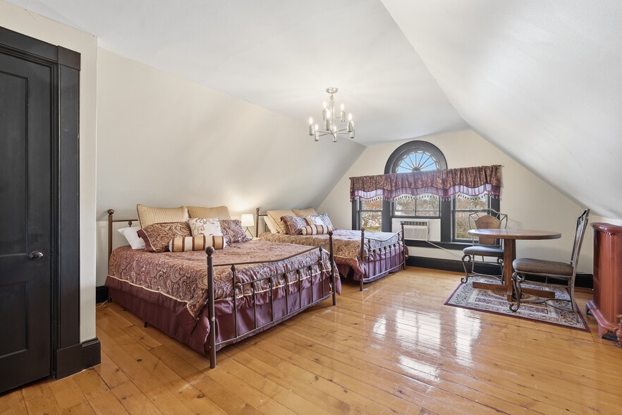 More Photos Of 270 Maple St, Springfield Hospitality For Sale