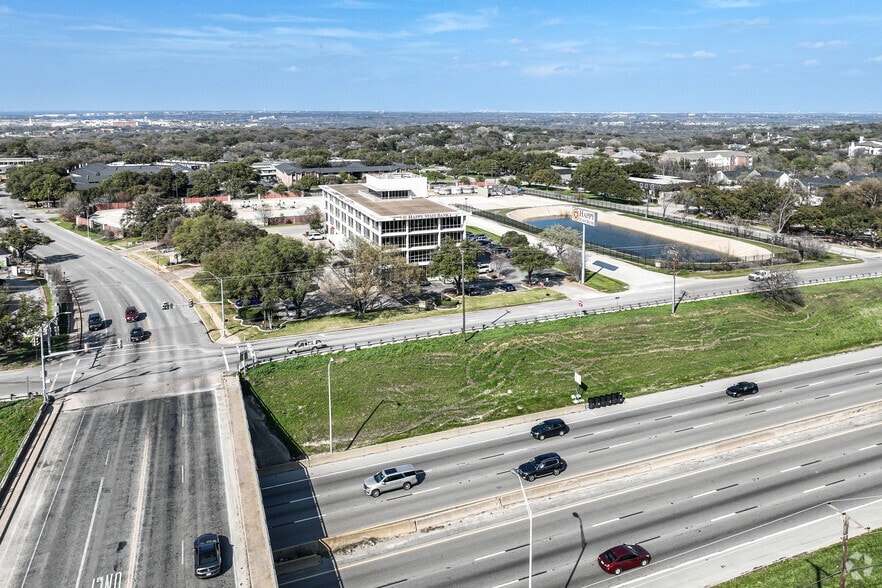 More Photos Of 2525 Ridgmar Blvd, Fort Worth Office For Lease