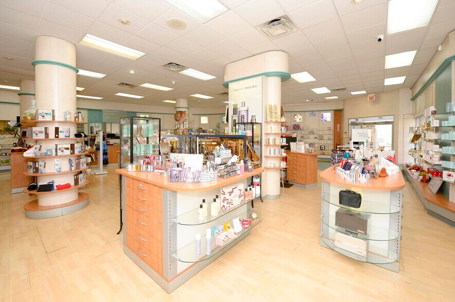 More Photos Of 66 E Ridgewood Ave, Ridgewood General Retail For Lease