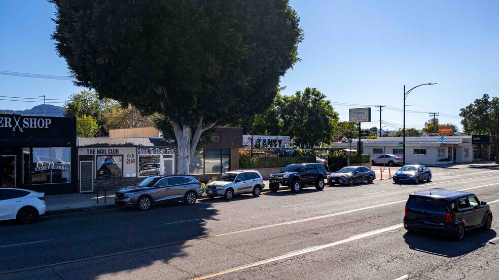 More Photos Of 2114 W Magnolia Blvd, Burbank Storefront For Sale