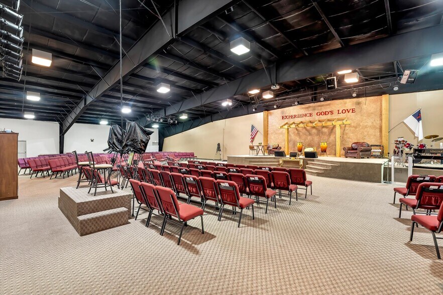 More Photos Of 140 North Point Prairie Rd, Wentzville Religious Facility For Sale