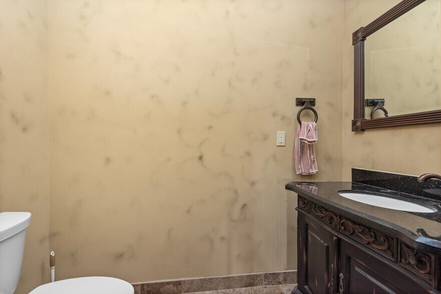 More Photos Of 1941 Spring Cypress Rd, Spring Warehouse For Sale