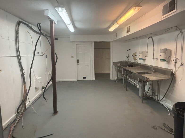 More Photos Of 13525 Wetmore Rd, San Antonio Restaurant For Lease