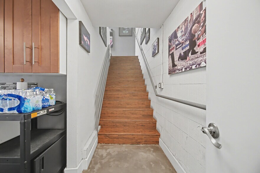 More Photos Of 13428 Beach Ave, Marina Del Rey Warehouse For Lease