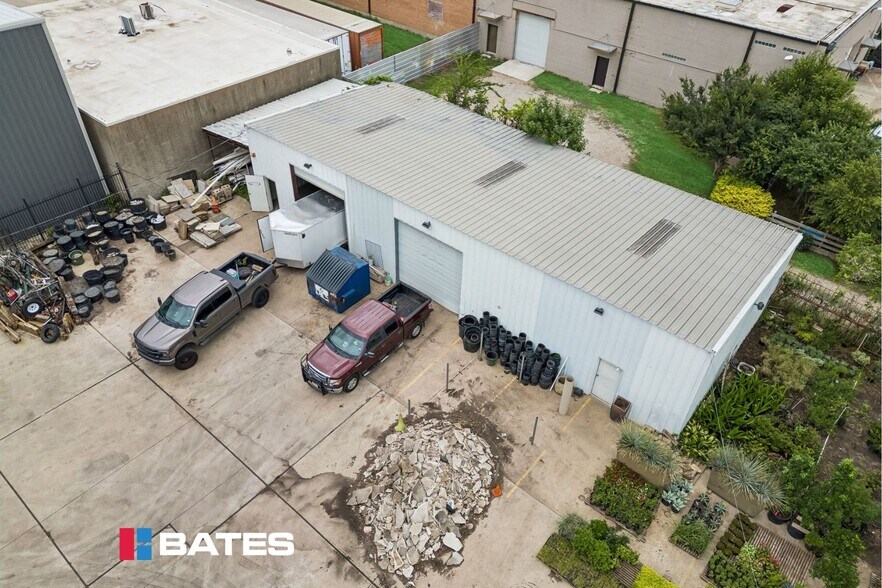 More Photos Of 4819 Vicksburg St, Dallas Showroom For Sale