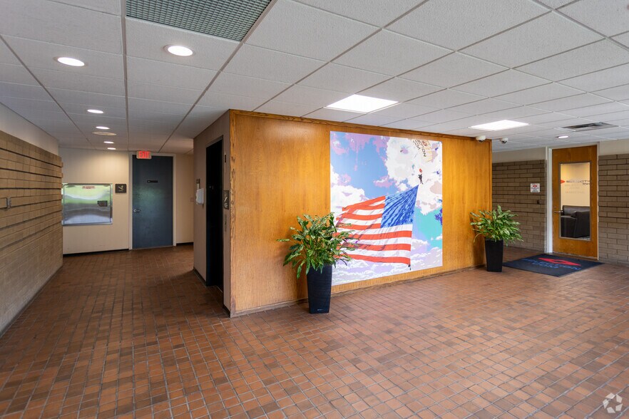 More Photos Of 110 Boggs Ln, Cincinnati Unknown For Lease