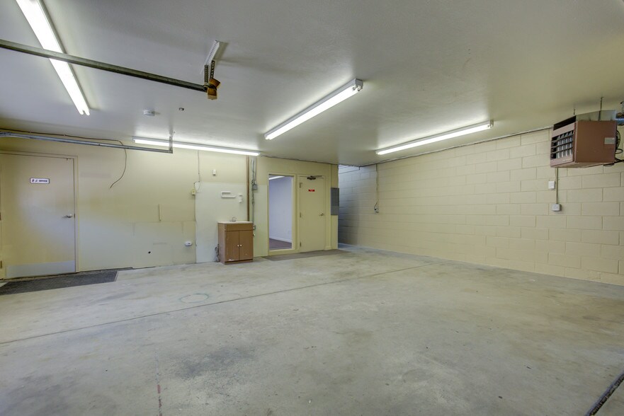 More Photos Of 4520 S Broadway, Englewood Auto Repair For Lease