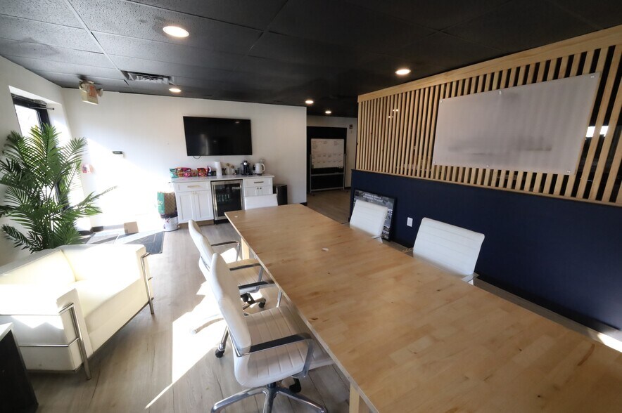 More Photos Of 1615 Bustleton Pike, Feasterville Trevose Warehouse For Lease