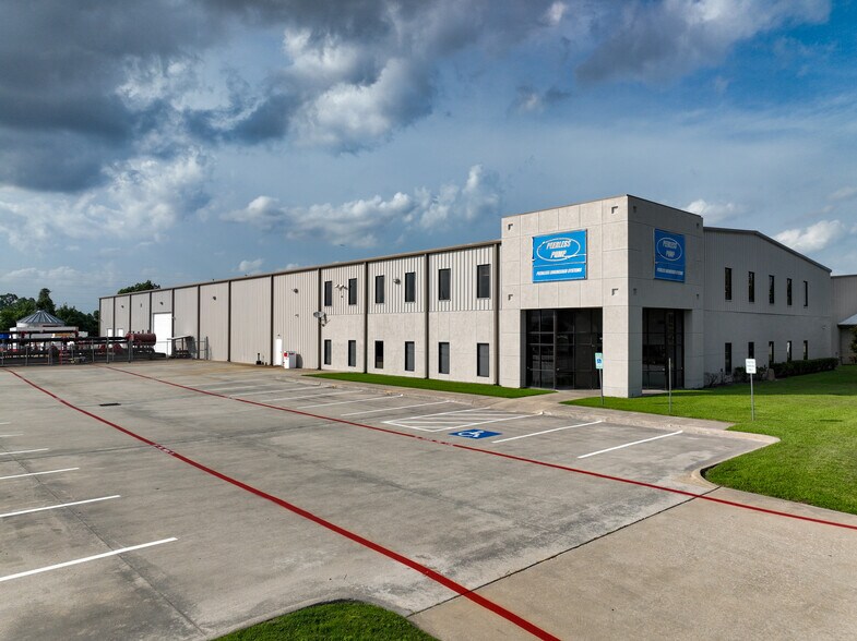 Primary Photo Of 6754 Willowbrook Park Dr, Houston Warehouse For Lease