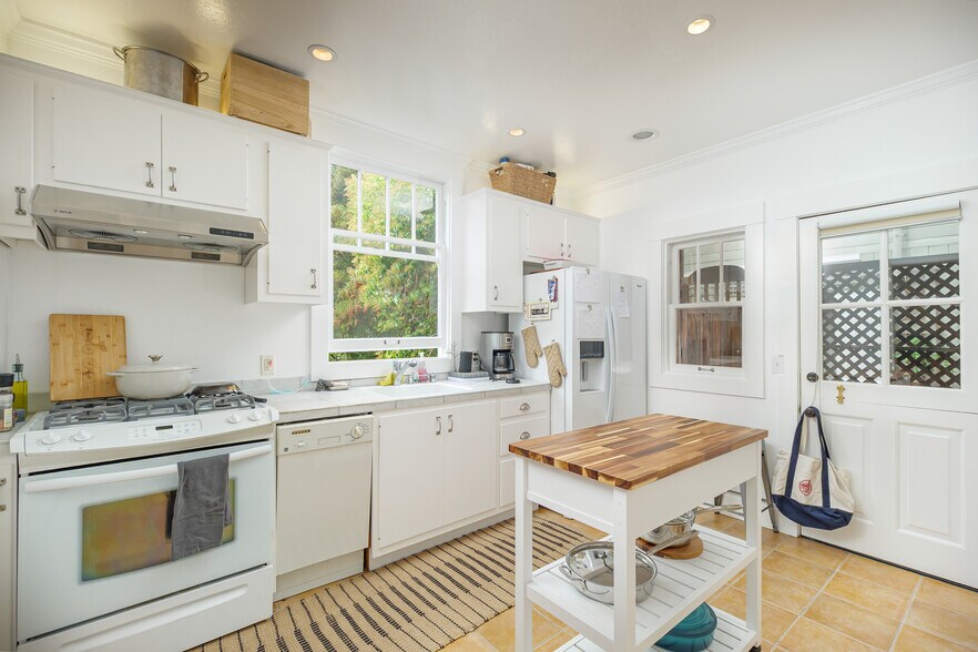 More Photos Of 65 Summit Ave, Mill Valley Apartments For Sale