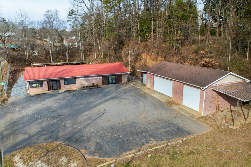 More Photos Of 535 W Main St, Franklin Specialty For Sale