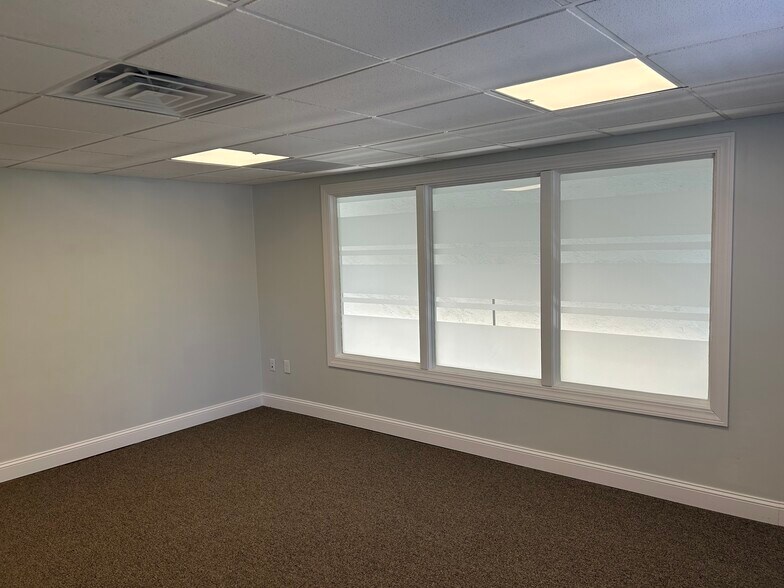 More Photos Of 52 Highland St, Worcester Office For Lease