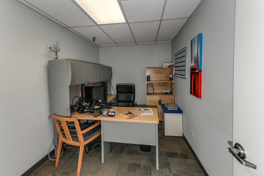More Photos Of 2313 W Violet, Tampa Medical For Lease