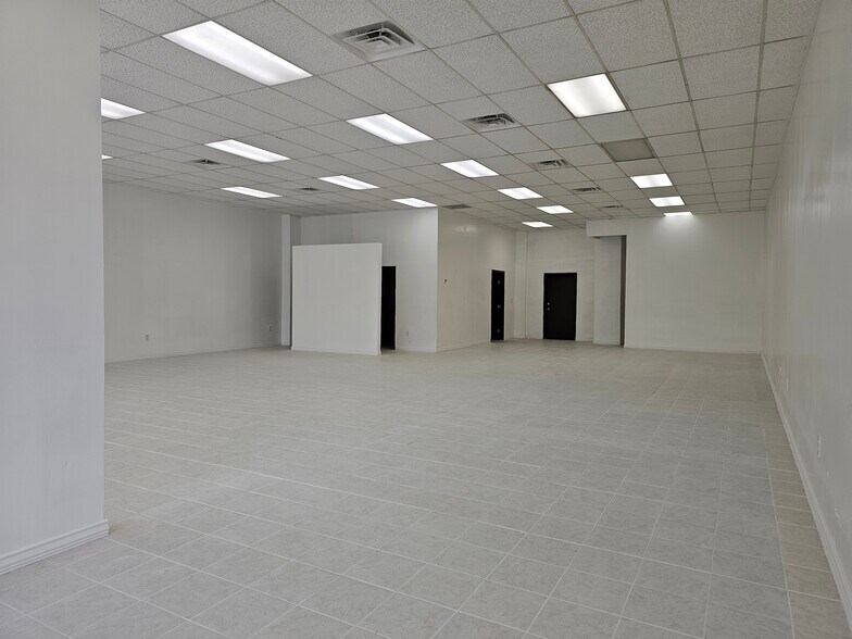 More Photos Of 9262 Culebra Rd, San Antonio Storefront Retail Office For Lease