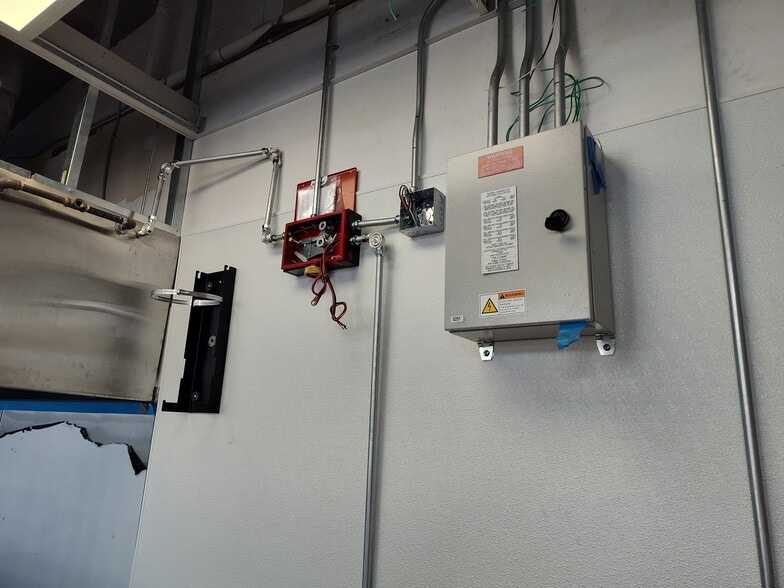 More Photos Of 6825 Richmond Hwy, Alexandria Freestanding For Sale