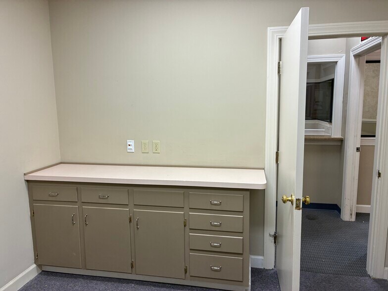 More Photos Of 1134 N Road St, Elizabeth City Medical For Lease