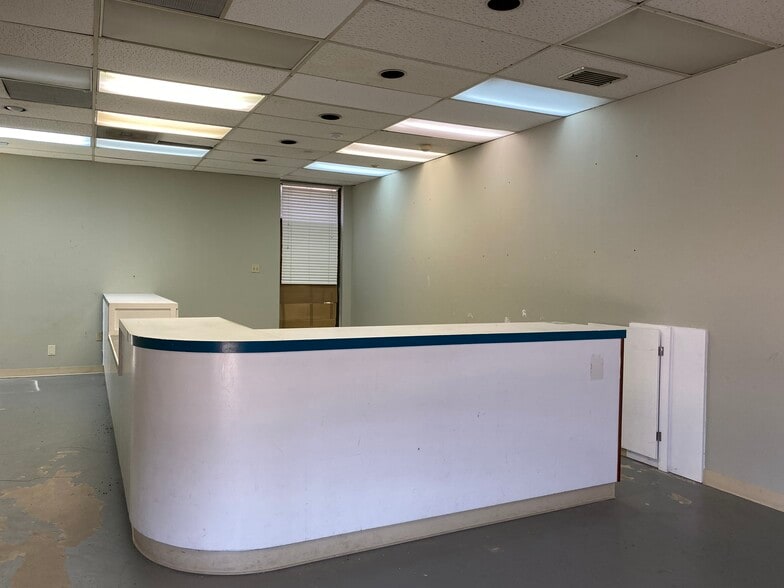 More Photos Of 10400 Harwin Dr, Houston Showroom For Sale