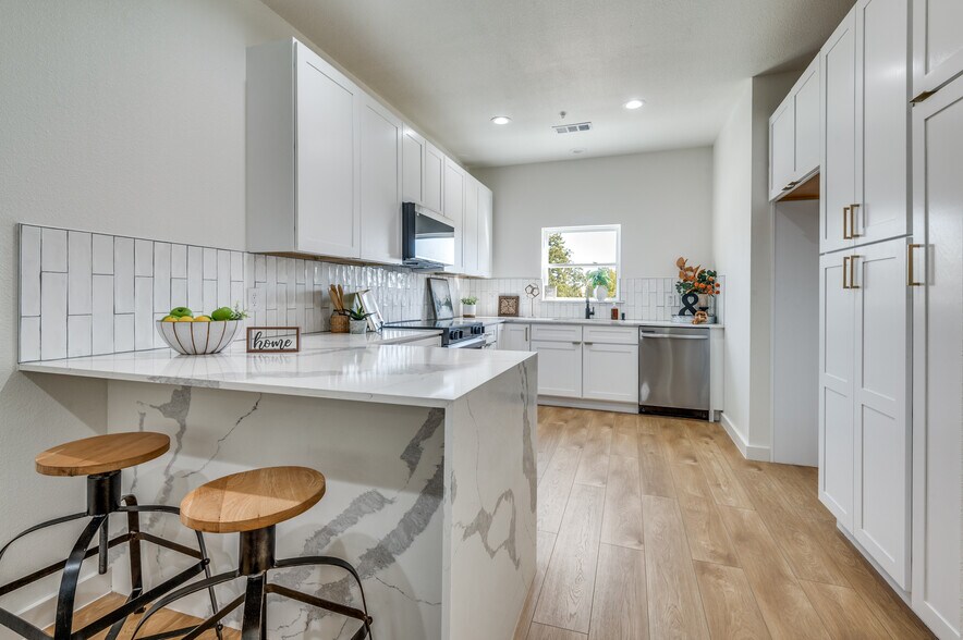 More Photos Of 504 O Connor Rd, Irving Multifamily For Sale