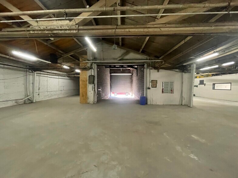 More Photos Of 1901 W Courtland St, Philadelphia Manufacturing For Sale