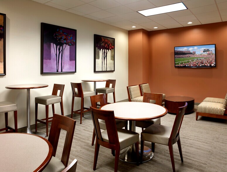 More Photos Of 1511 N Westshore Blvd, Tampa Office For Lease