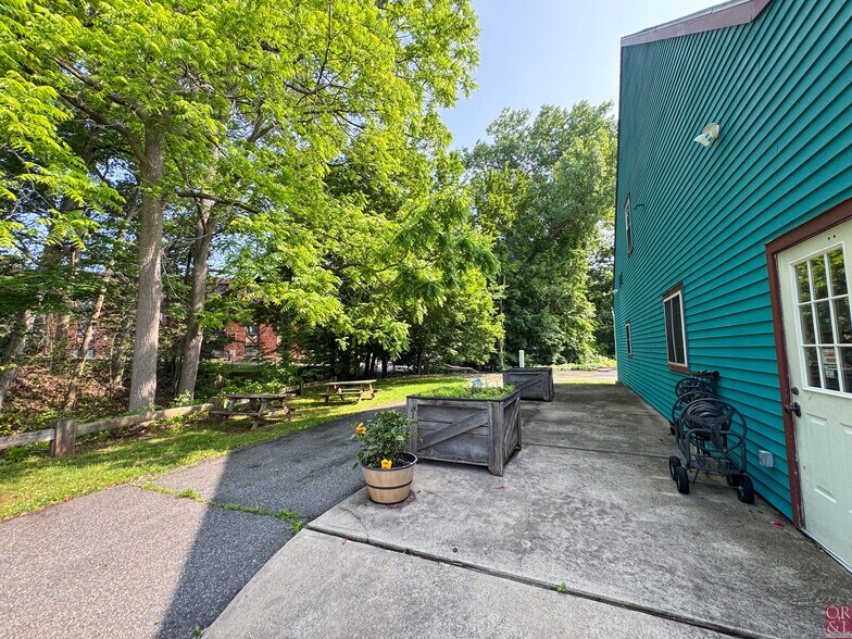 More Photos Of 1320 E Main St, Meriden Restaurant For Sale