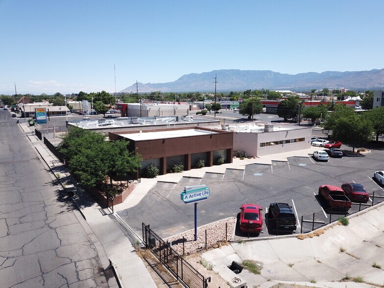 More Photos Of 124 Alvarado Dr SE, Albuquerque Medical For Lease