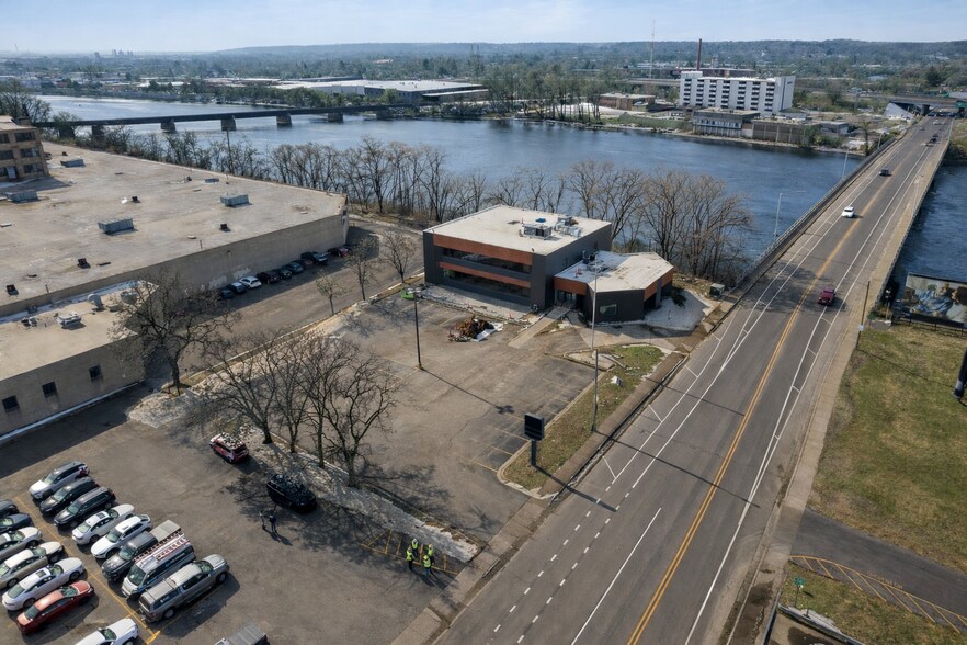 More Photos Of 150 Ann St NW, Grand Rapids Bank For Sale