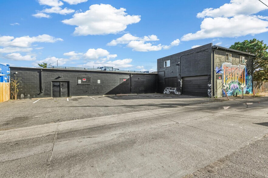 More Photos Of 1559 S Broadway, Denver Storefront Retail Office For Sale
