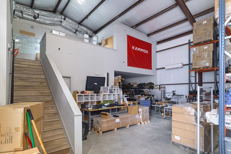 More Photos Of 15210 Fitzhugh Rd, Austin Warehouse For Sale