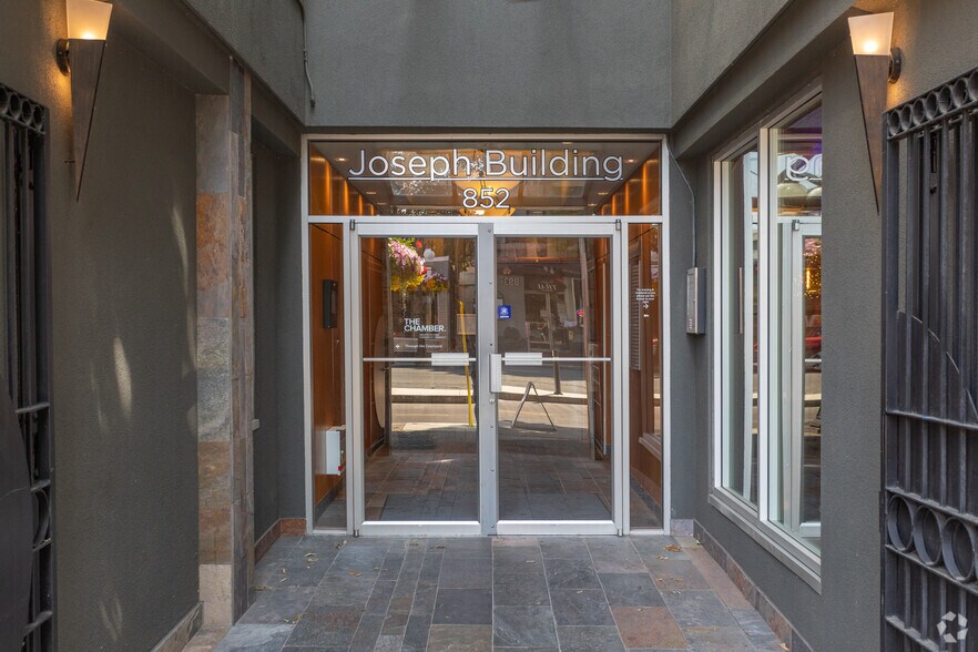 More Photos Of 852 Fort St, Victoria Medical For Lease