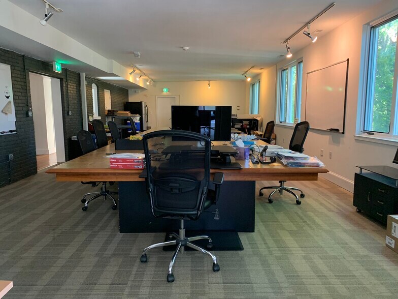 More Photos Of 2526 Saint Paul St, Baltimore Office For Sale