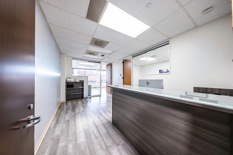 More Photos Of 11777 San Vicente Blvd, Los Angeles Office For Lease