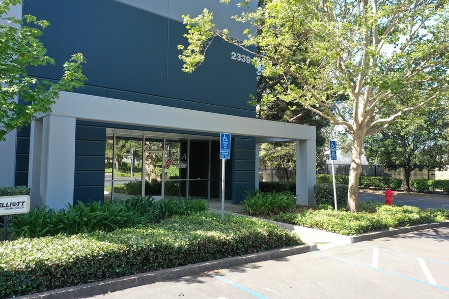 More Photos Of 2339 Courage Dr, Fairfield Warehouse For Lease