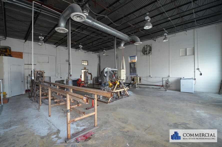 More Photos Of 3852 L B Mcleod Rd, Orlando Warehouse For Lease