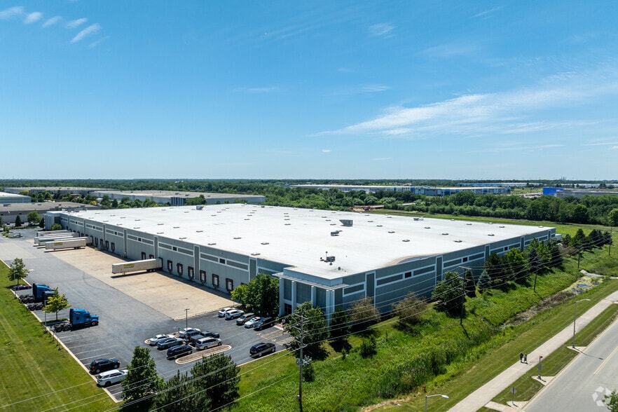 More Photos Of 4101 Olympic Blvd, Joliet Distribution For Lease